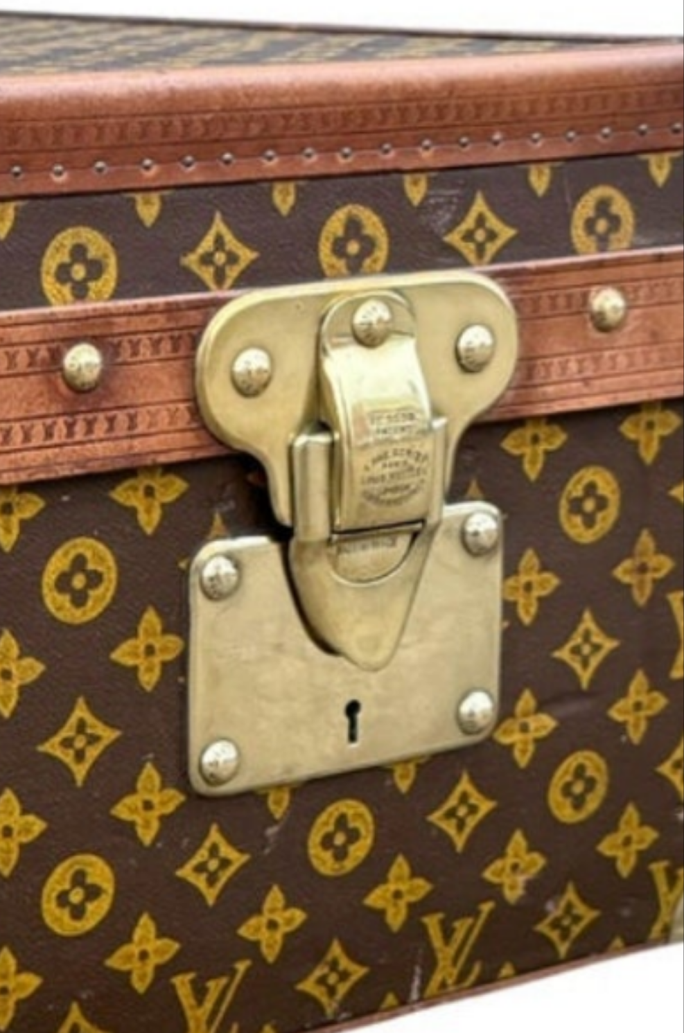 Antique 1910 Louis Vuitton Britannica encyclopaedia Trunk with the original encyclopaedias
