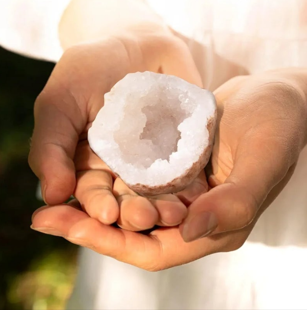 Crystals and Healing Stones Set for Abundance and Prosperity, Spiritual Crystals and Gift for Metaphysical, Witchcraft, Meditation, Manifestation, Zen, Reiki, Fengshui