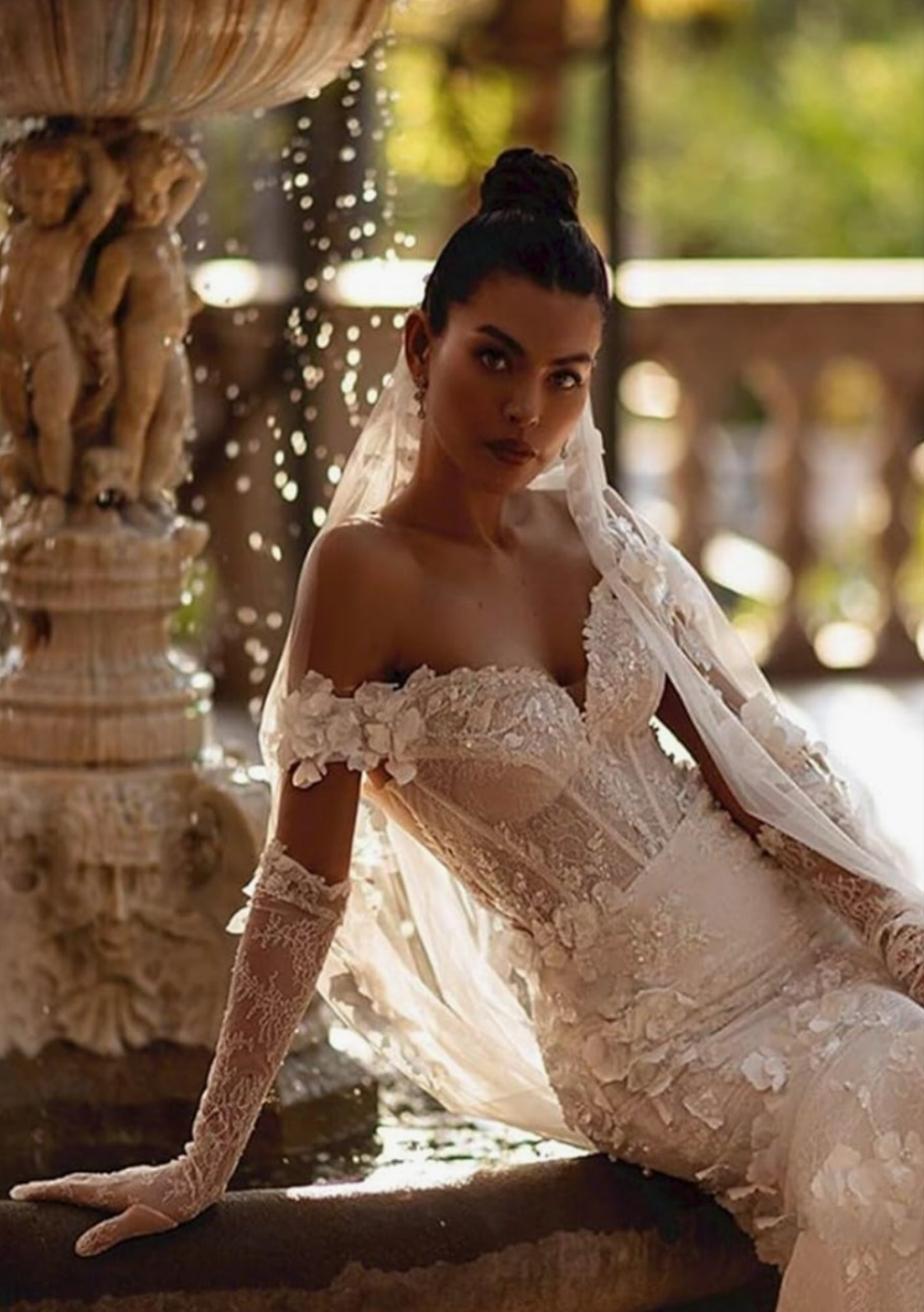 Off Shoulder Tulle Wedding Dresses Mermaid Lace Applique V-Neck Sparkly Bridal Gowns with Train for Brides Elegant dress