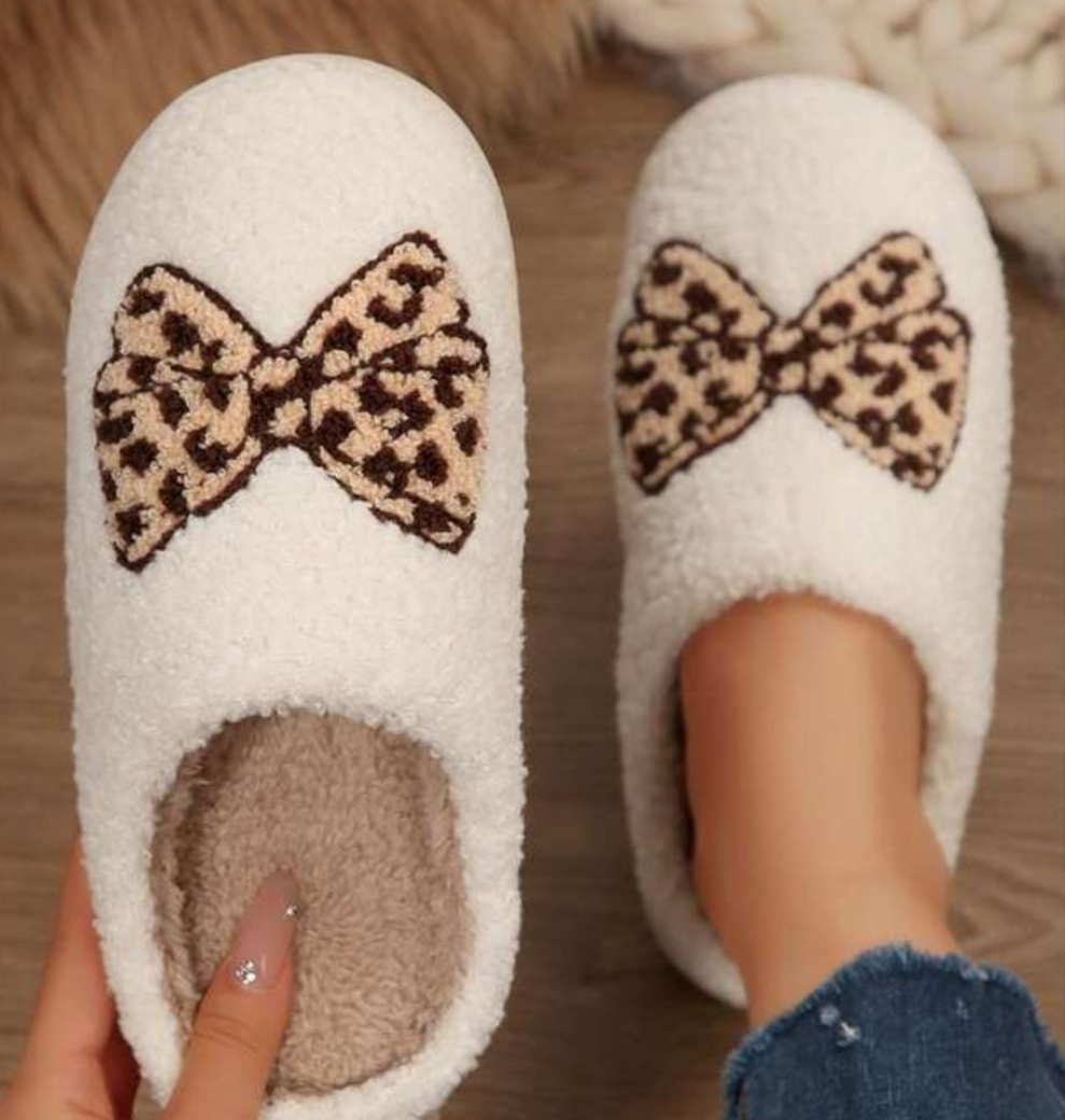 Cute slippers house shoes 1 pair