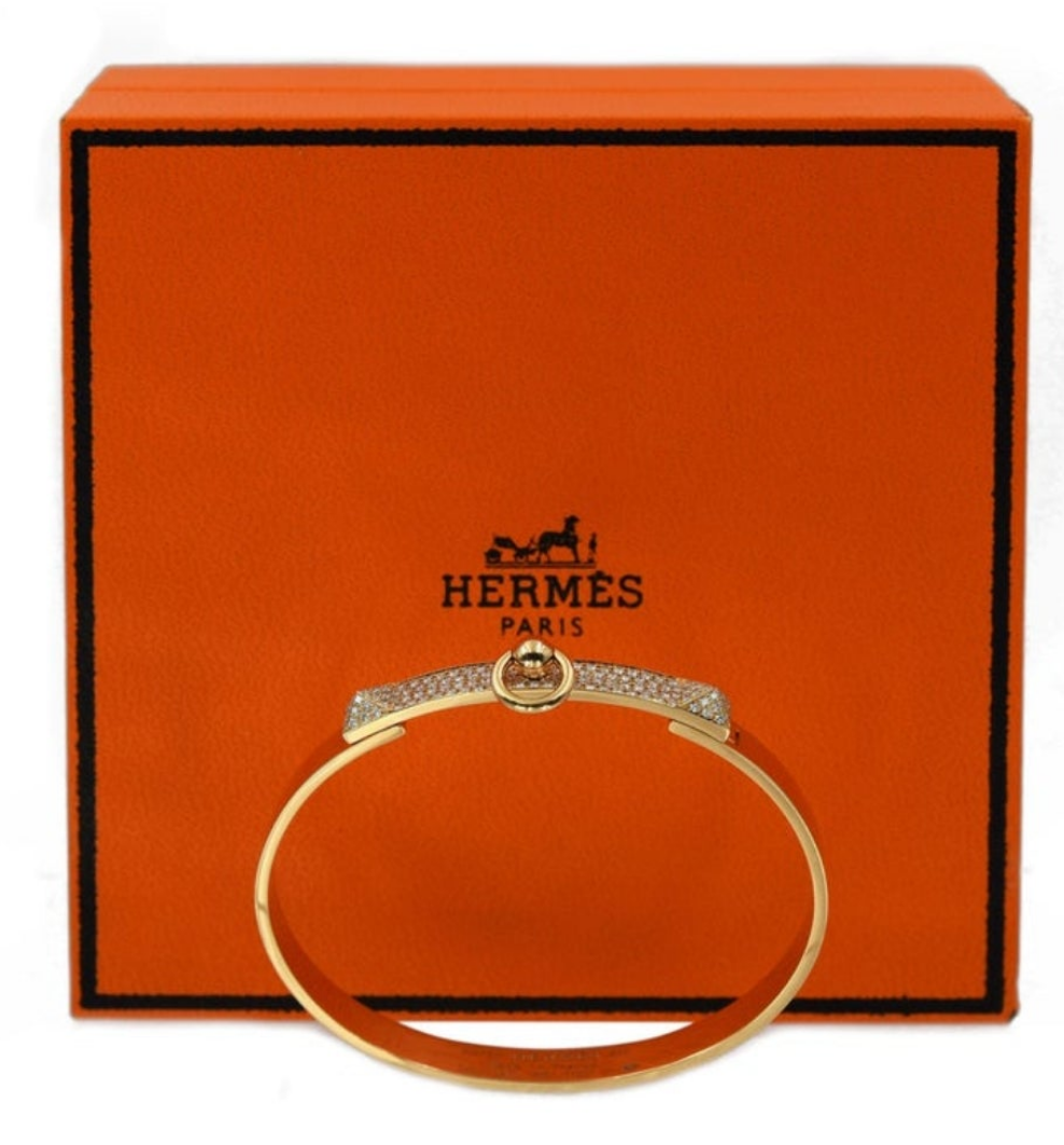 18k Gold Hermes 'Collier de Chein' Bracelet 130 diamonds 1.11 carats set in 18k rose gold.