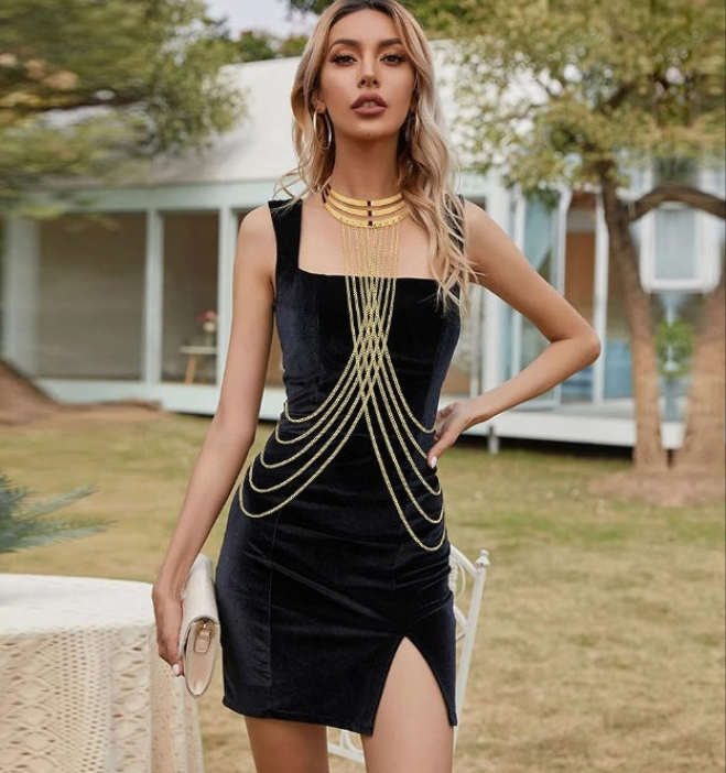 Body Chain for Women Sexy Gold Layered Crossover Tassels Bra Chain Minimalist Belly Chain Necklace Summer Beach Bikini Body Jewelry