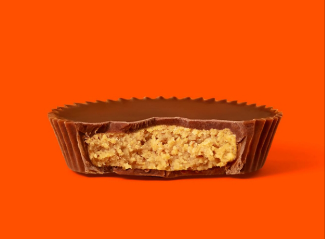 REESE'S Milk Chocolate Snack Size Peanut Butter Cups, Candy Pantry Pack, 13.75 oz (25 Pieces)