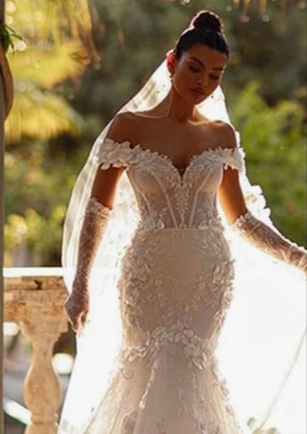 Off Shoulder Tulle Wedding Dresses Mermaid Lace Applique V-Neck Sparkly Bridal Gowns with Train for Brides Elegant dress