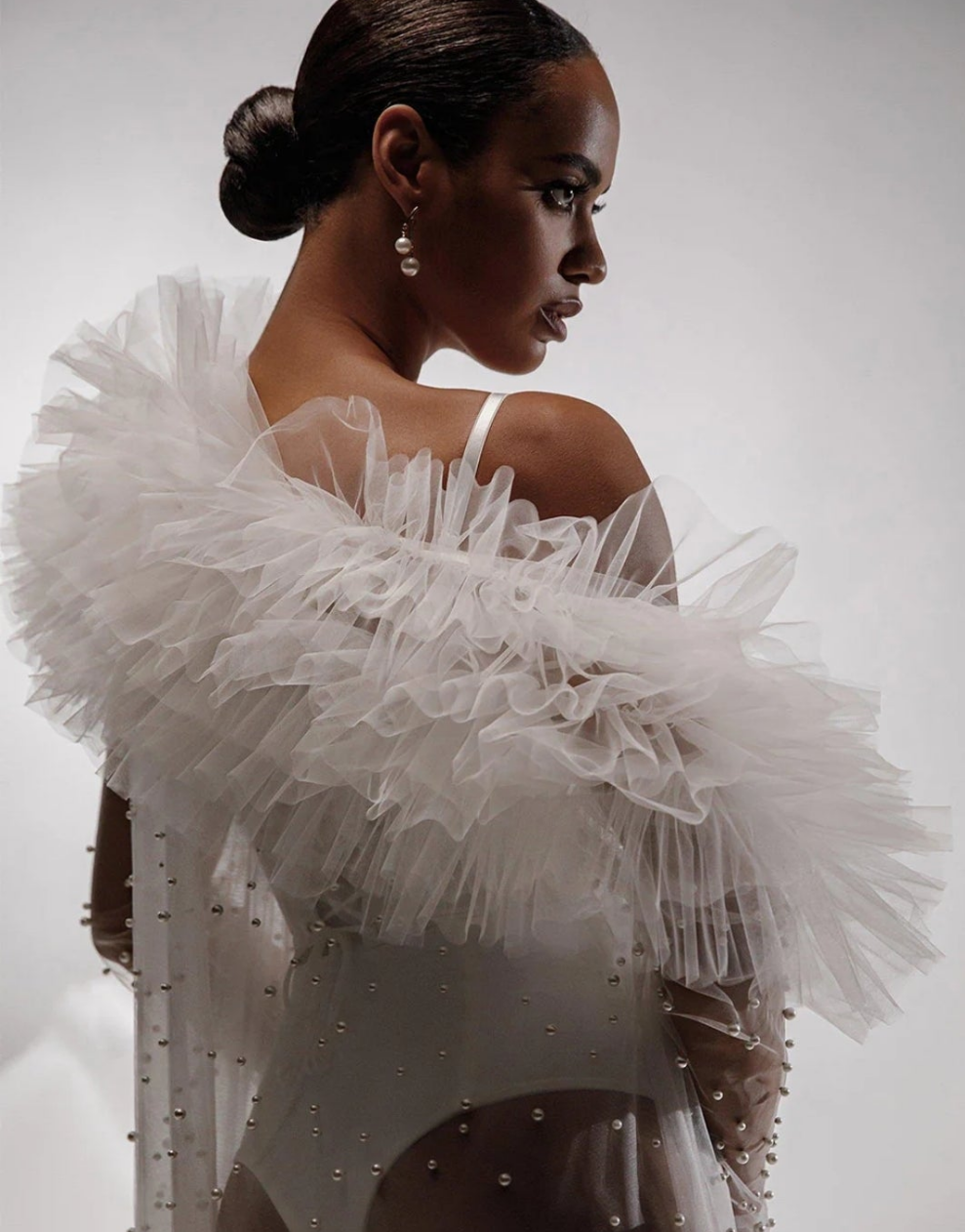 Pearls Ruffled Mesh See-Through Robe-White COCOMONEY under garments not included robe only