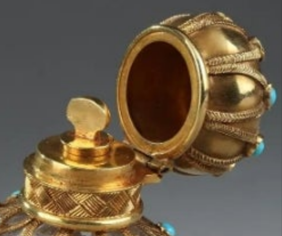 Gold, Crystal and Turquoise Perfume Flask Restauration Period 18k Gold