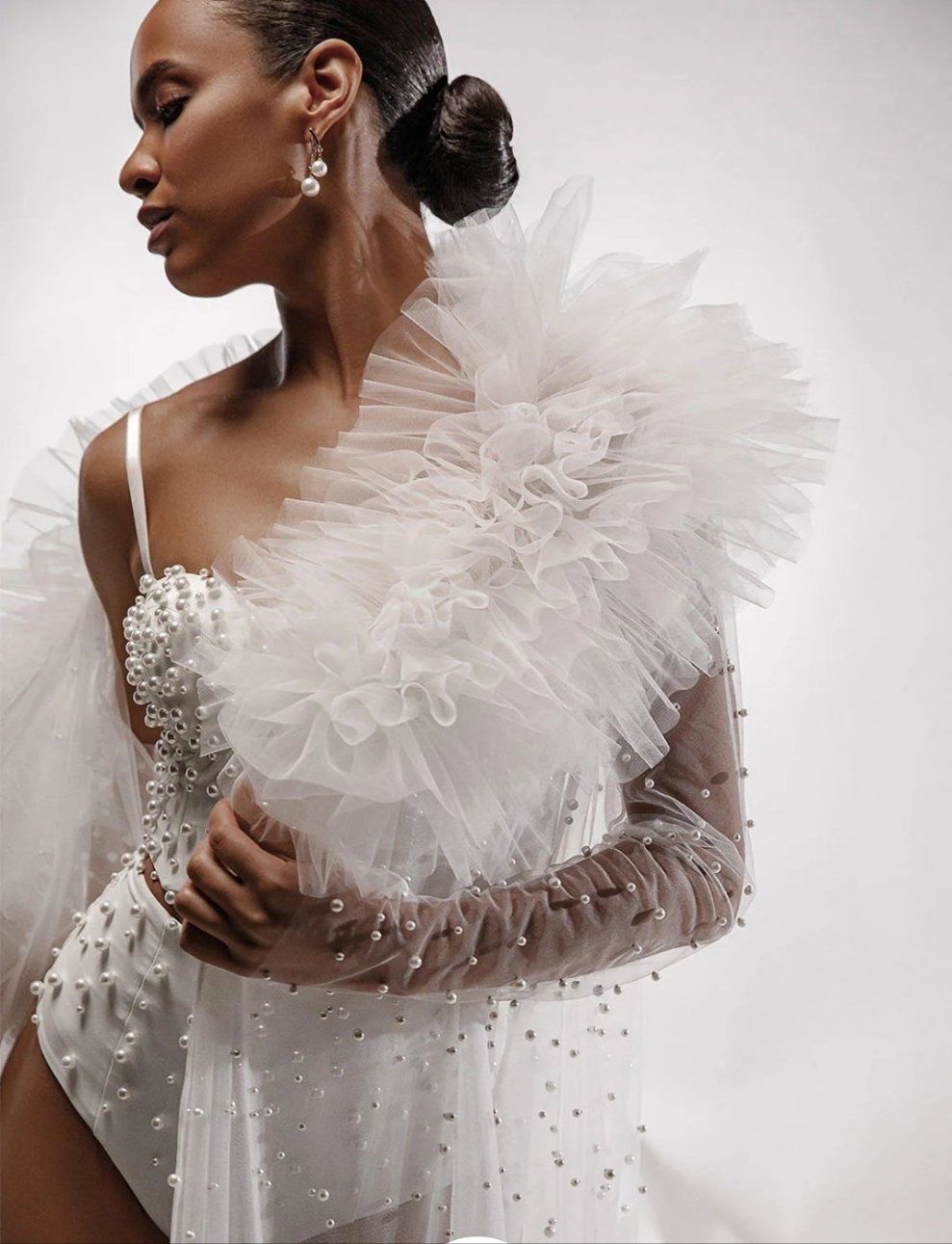 Pearls Ruffled Mesh See-Through Robe-White COCOMONEY under garments not included robe only