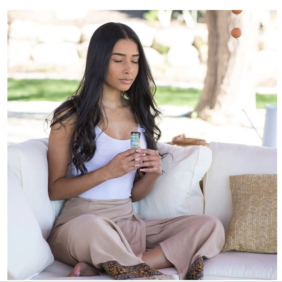 7 Sage Smudge Kit with Blue Sage, 7 Chakra White Sage, Cedar, Dragon's Blood, Rosemary, Yerba Santa, Palo Santo | Salvia Blanca para Limpiar Sustainably Sourced