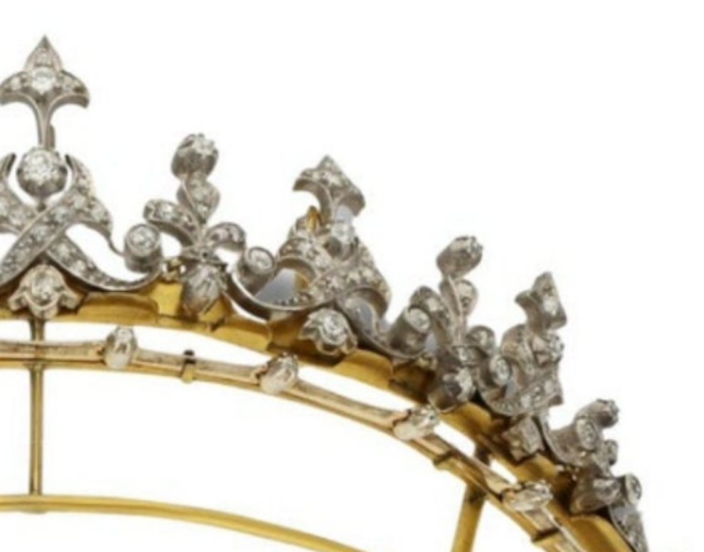 18k Gold Victorian Diamond Fringe Tiara Convertible To A Necklace Circa 1880s silver on gold Old brilliant and single cut diamonds estimated to weigh a combined total of approximately 2.5cts