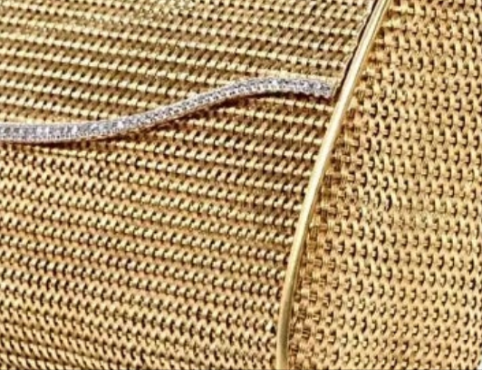 1960s Classic 18 Karat Mesh Gold and Diamond Clutch Handbag