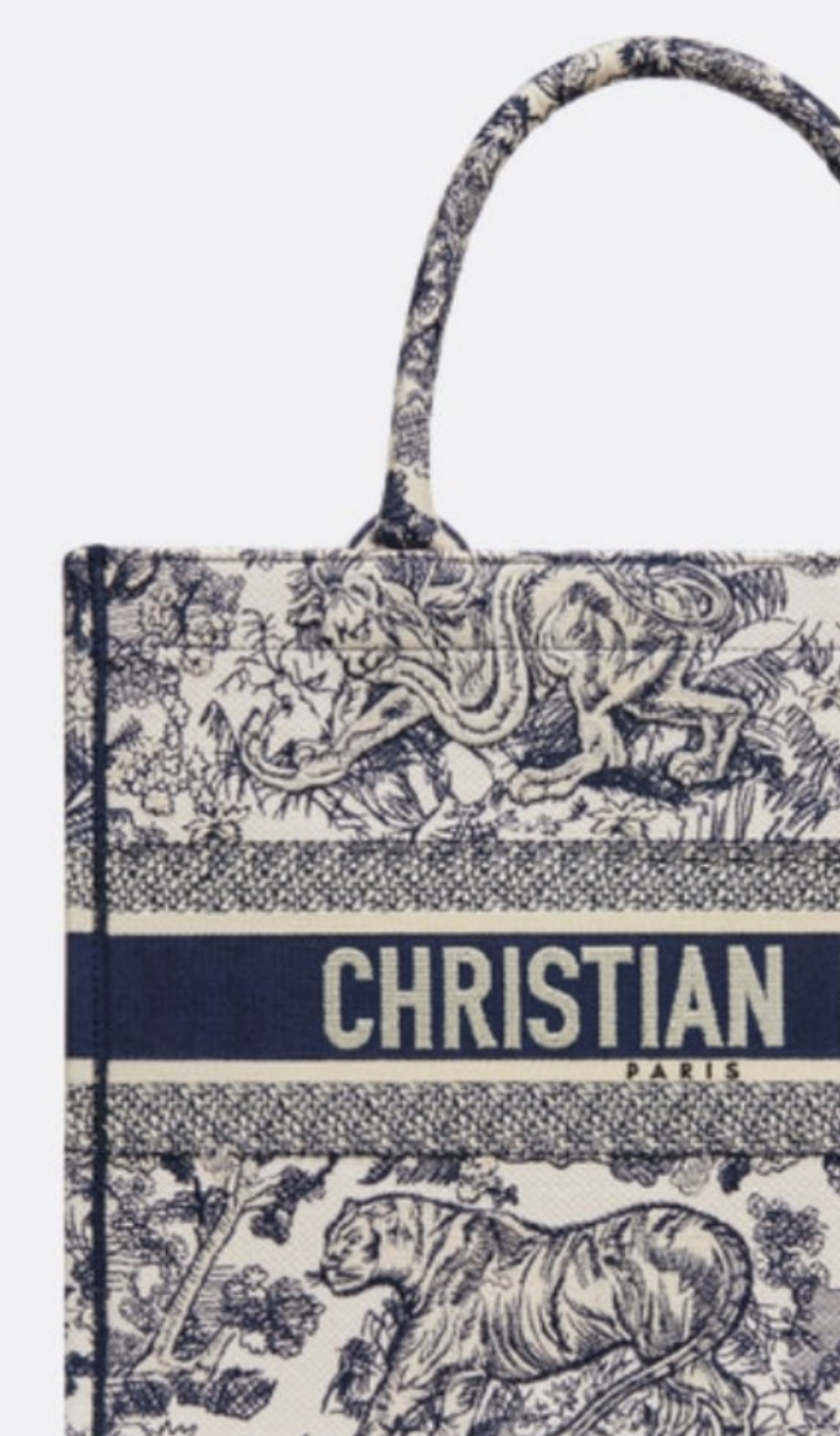 Medium Dior Book Tote
White and Yarrow Pink Toile de Jouy Sauvage Embroidery (36 x 27.5 x 16.5 cm)