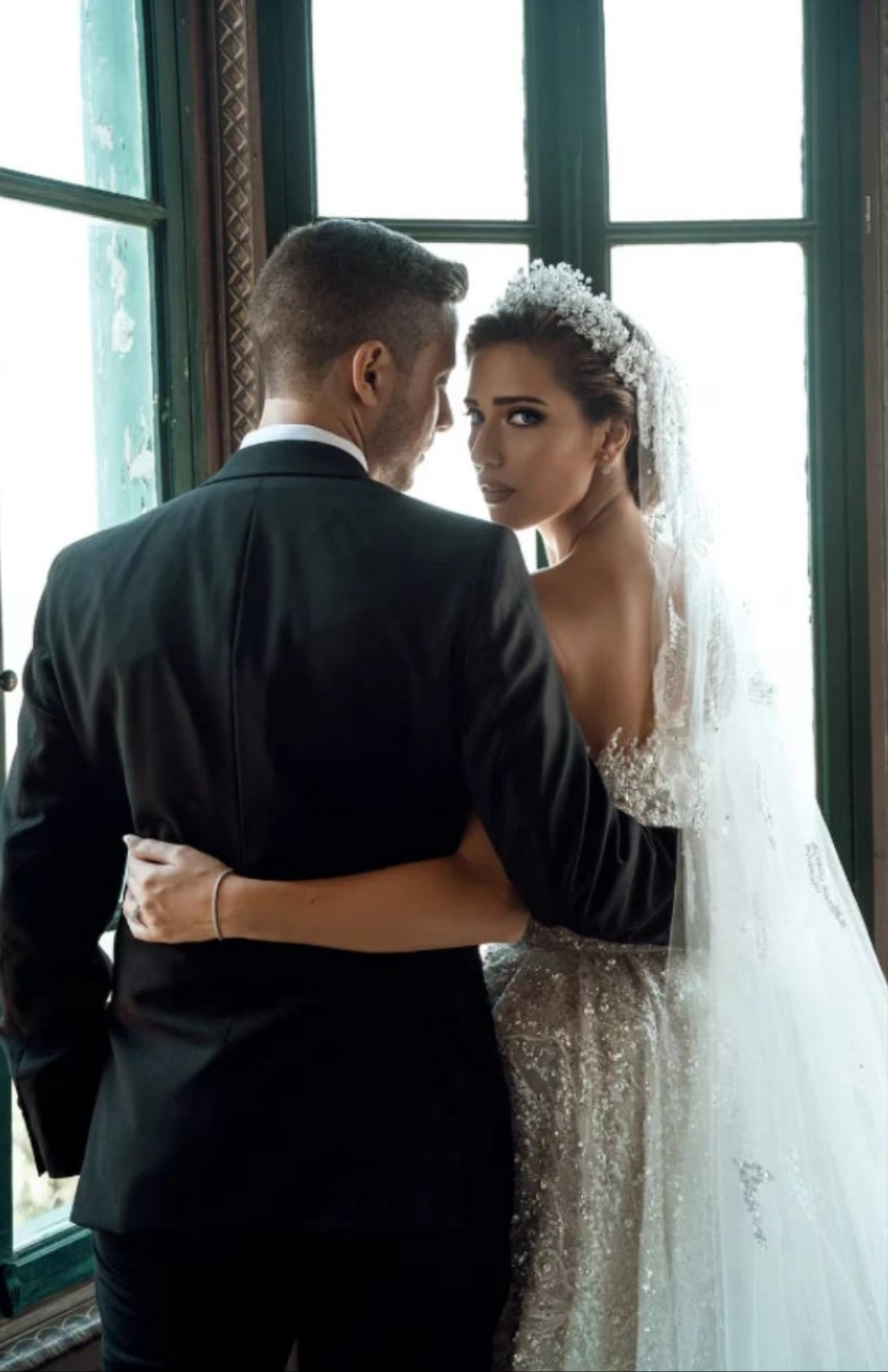 Stunning Long White One Shoulder A-line Beading Pearls Long Sleeve Weeding Dress With Train