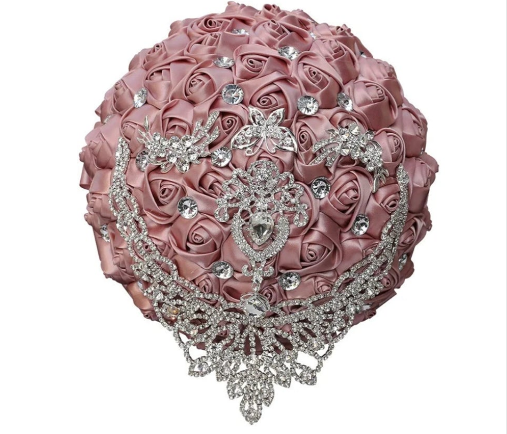 Handmade Luxury Wedding Bridal Bouquet Large Silk Rose Holding Toss Artificial Flowers Bouquets with Satin Ribbon Pearls Rhinestone for Bride Vintage Royal Wedding BouquetHandmade Luxury Wedding Bridal Bouquet Large Silk Rose Holding Toss Artificial Flowe