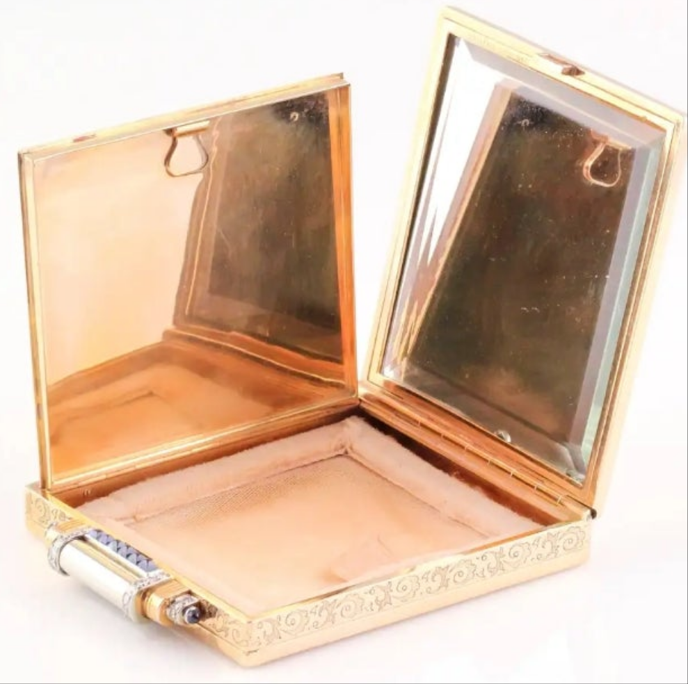 18k Gold Boucheron Paris Sapphire Diamond Compact Case high grade round brilliant cut diamonds and rich blue cabochon sapphires.