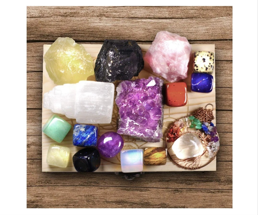 16 LARGE Natural Healing Crystals Set in Wooden Box - Tumbled, Rough & Raw Crystals, Including Selenite Tower, Black Tourmaline, Amethyst, Rose Quartz, Lapiz Lazuli, Citrine & Tiger's Eye