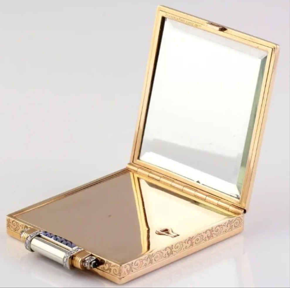 18k Gold Boucheron Paris Sapphire Diamond Compact Case high grade round brilliant cut diamonds and rich blue cabochon sapphires.