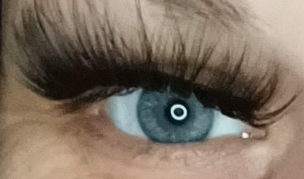 COCOMONEY LASHES EYELASHES 25mm Includes bag and free gifts