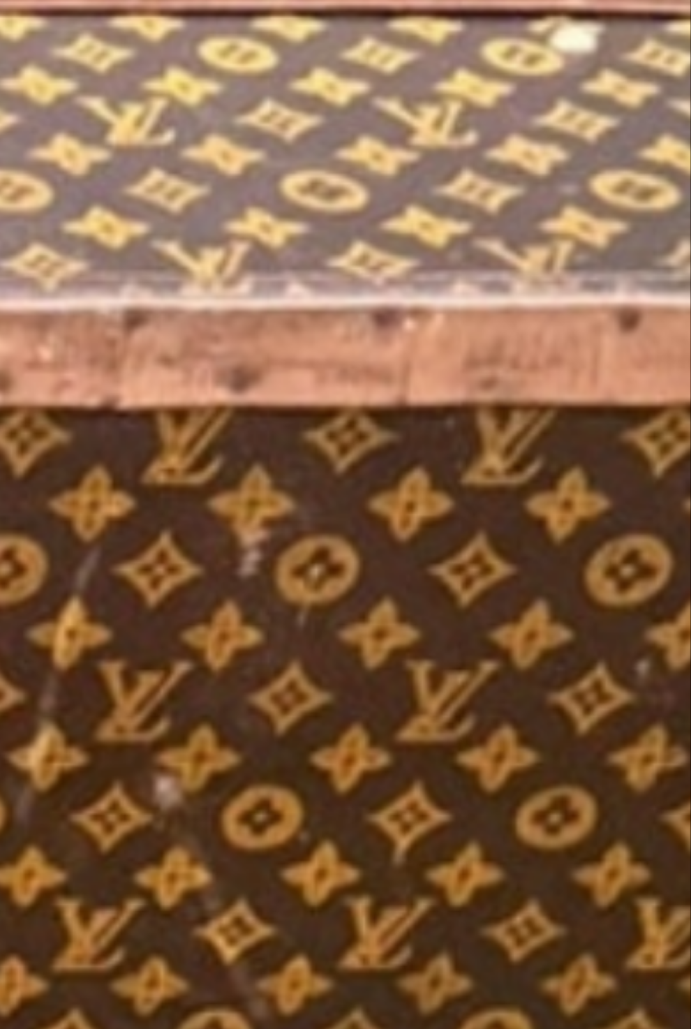 Antique 1910 Louis Vuitton Britannica encyclopaedia Trunk with the original encyclopaedias