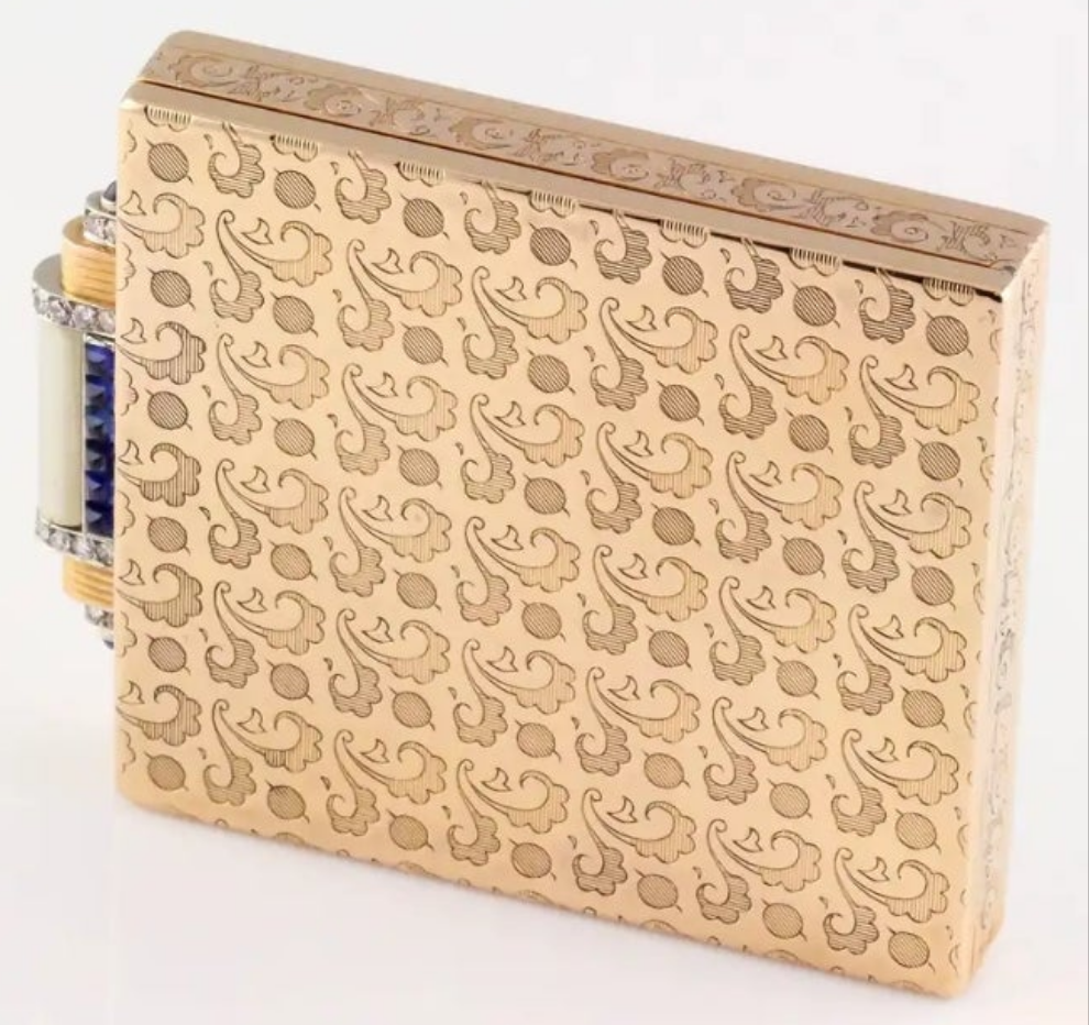 18k Gold Boucheron Paris Sapphire Diamond Compact Case high grade round brilliant cut diamonds and rich blue cabochon sapphires.
