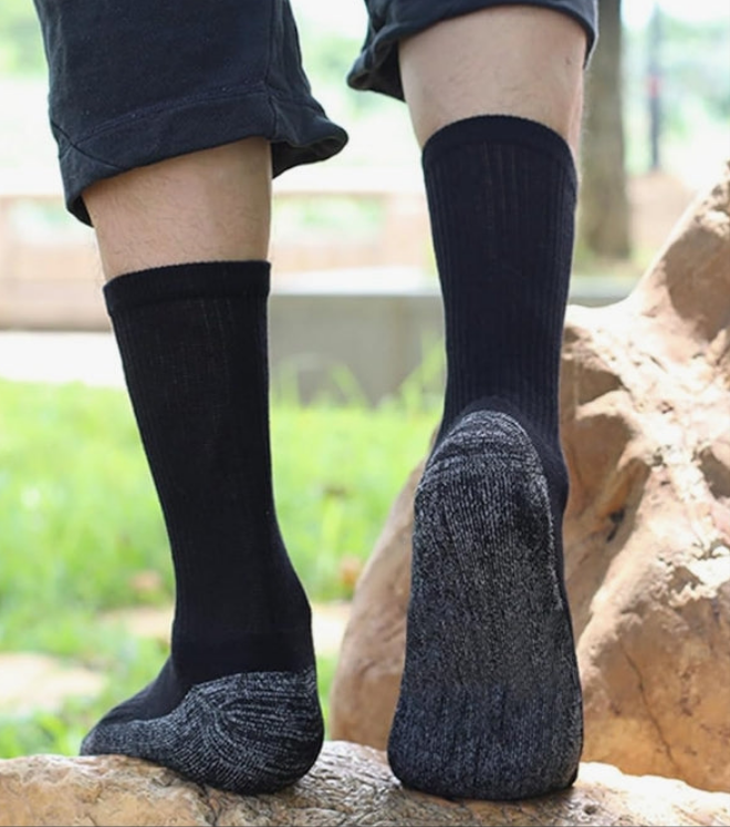 20 Pairs Crew Athletic Socks for Men Moisture Wicking Cushion Crew Socks for Sport Running Traveling