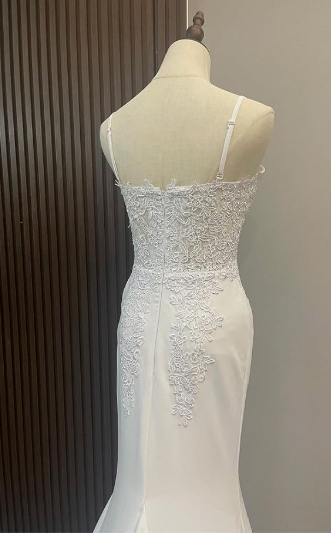 Lace Applique Wedding Dresses for Bride Spaghetti Straps Mermaid V Neck Open Back Bodycon Long Bridal Gown