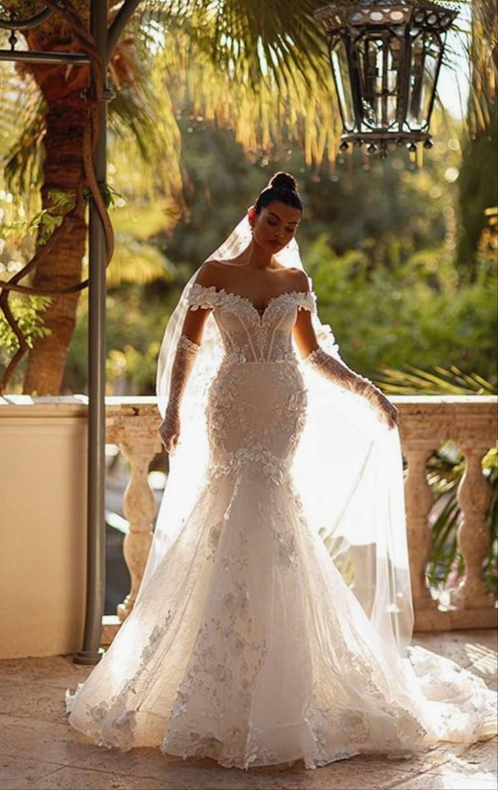 Off Shoulder Tulle Wedding Dresses Mermaid Lace Applique V-Neck Sparkly Bridal Gowns with Train for Brides Elegant dress