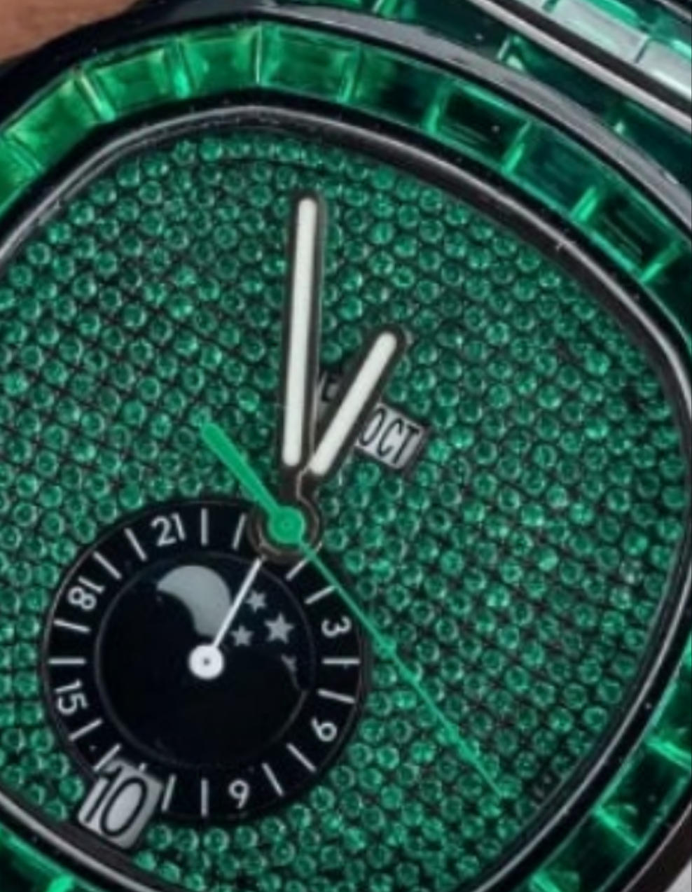 Patek Philippe Nautilus 5726/1A 40MM Green Gemstone Dial With Green Gemstone watch