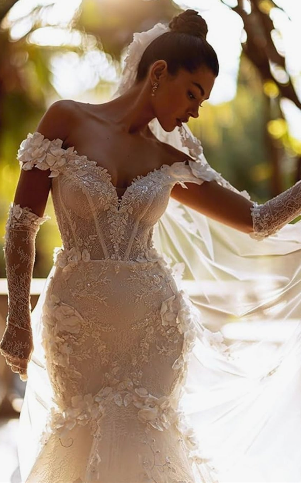 Off Shoulder Tulle Wedding Dresses Mermaid Lace Applique V-Neck Sparkly Bridal Gowns with Train for Brides Elegant dress
