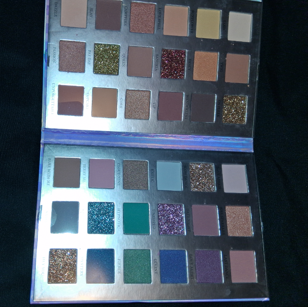 Eyeshadow pallet