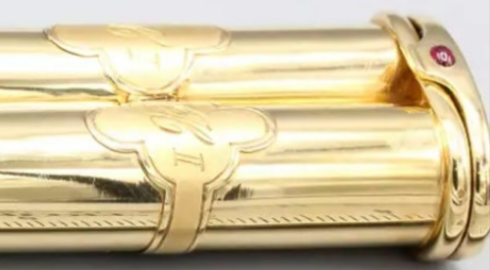 18k Gold Sonia A. Ruby and 18 Karat Yellow Gold Cigar Case Box. cabochon ruby.