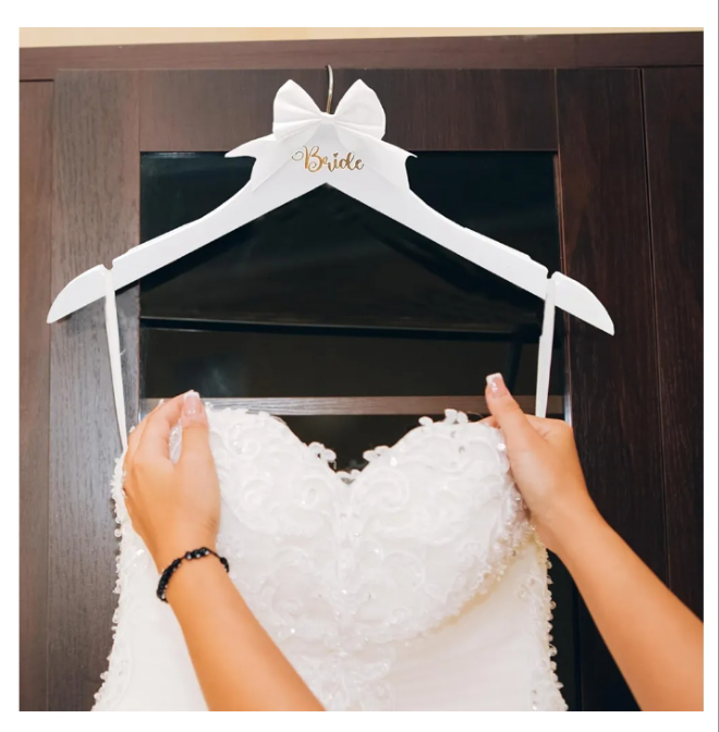 2 Pcs Bride and Groom Wedding Dress Hanger Wooden Wedding Hanger with Bow Tie Mr and Mrs Hangers Bride to Be Wedding Dress Hanger Wooden Hangers Wedding Gift Bridal Party Shower Gift