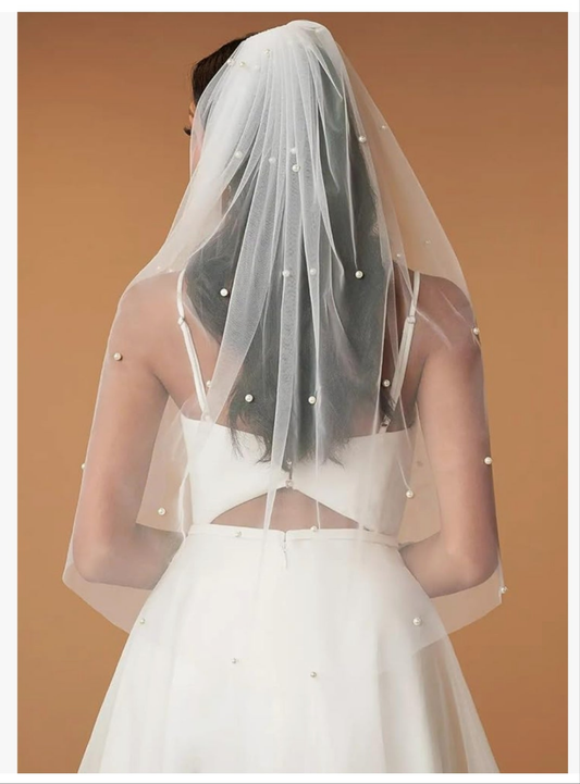 Pearl 1 Tier Elbow Length Wedding Bridal Veil with Metal CombSize: Elbow length:29.5inch(75cm)
