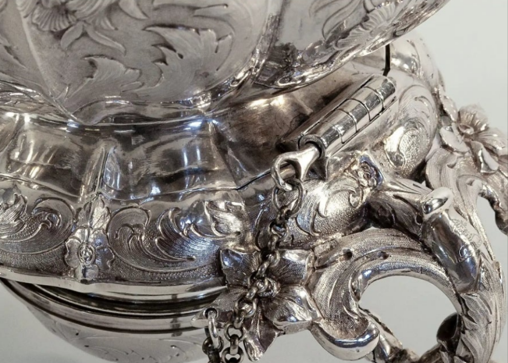 An exquisite piece 925 Sterling Silver William IV English sterling teapot on stand 1837 - 16" high x 9" wide x 12" deep
