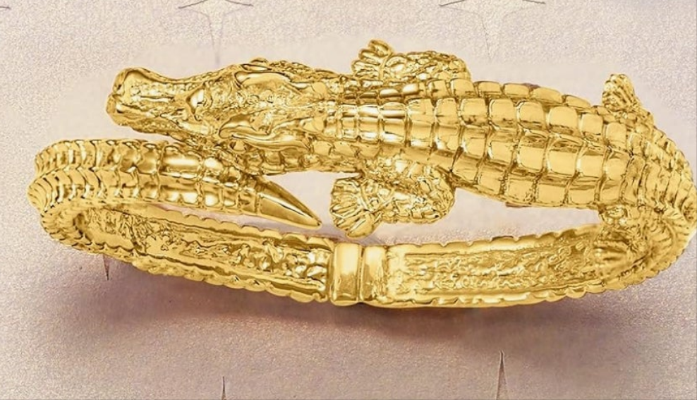 Italian 18kt Yellow Gold Alligator Bangle Bracelet. 7 inches