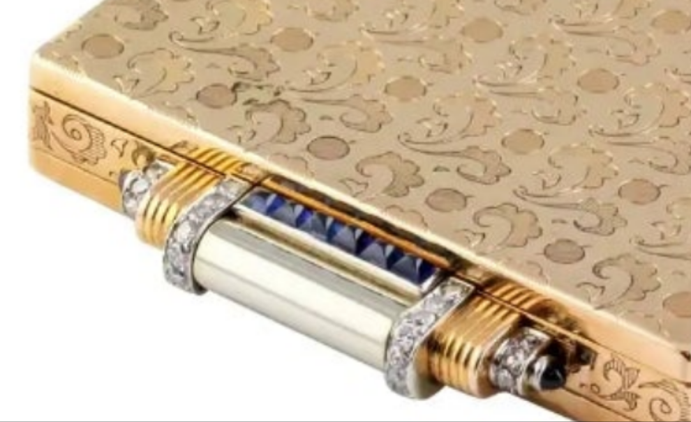 18k Gold Boucheron Paris Sapphire Diamond Compact Case high grade round brilliant cut diamonds and rich blue cabochon sapphires.