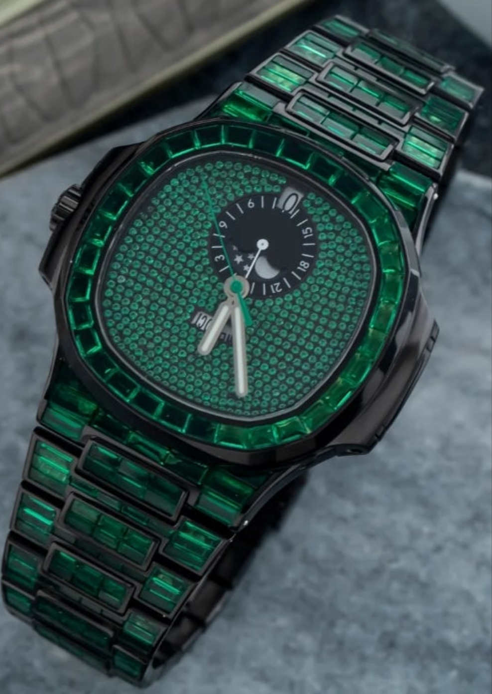 Patek Philippe Nautilus 5726/1A 40MM Green Gemstone Dial With Green Gemstone watch