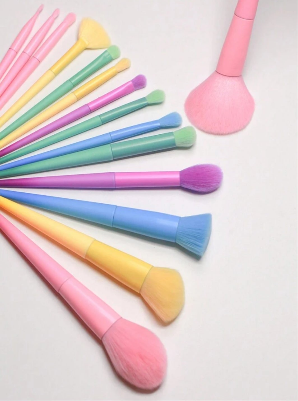 17Pc Colorful Makeup Brush, Color Series Eyeshadow Brush, Powder Brush, Nose Shadow Brush, Colorful Brush Makeup Tool with cocomoney makeup bag and free gifts