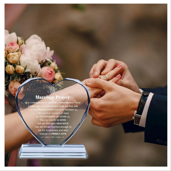 0Wedding Gifts for Couples, Wedding Gifts Marriage Prayer Plaque, Unique K9 Crystal with Inspiring Quotes, Anniversary Wedding Gifts for Couples, Newlywed Mr and Mrs Gifts.