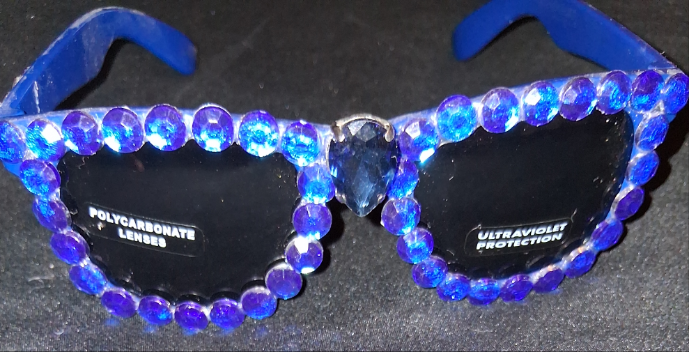 COCOMONEY GLASSES 1 OF A KIND CUSTOM SUN GLASSES PLASTIC πΆ comes with free gifts π