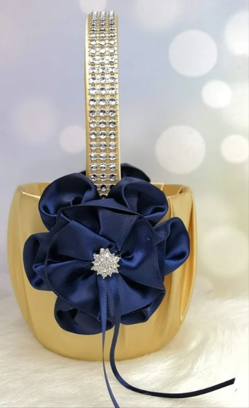 2 Pcs Wedding Flower Girl Baskets with with Pearl Handle, White Satin Flower Storage Basket with Double Heart Rhinestone Craft for Engagement Ceremony Party Decor