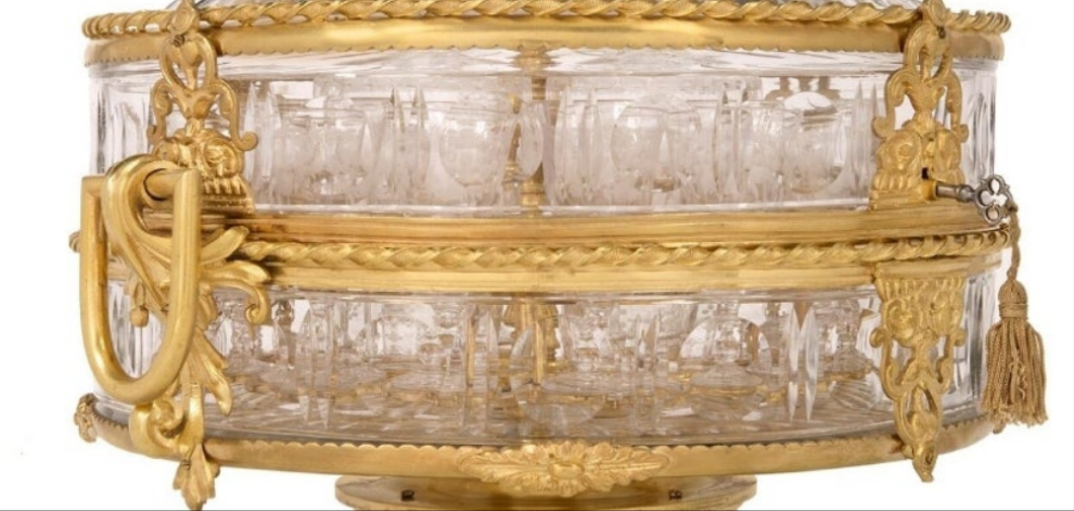 A French 19th century Belle Époque period Baccarat crystal Cave à Liqueur with glasses and decanters