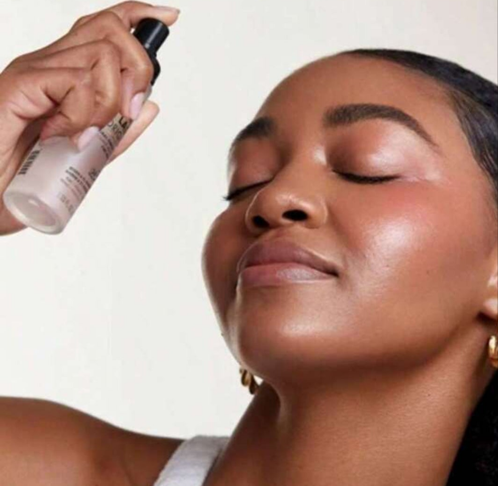 Natural Finish Setting Spray