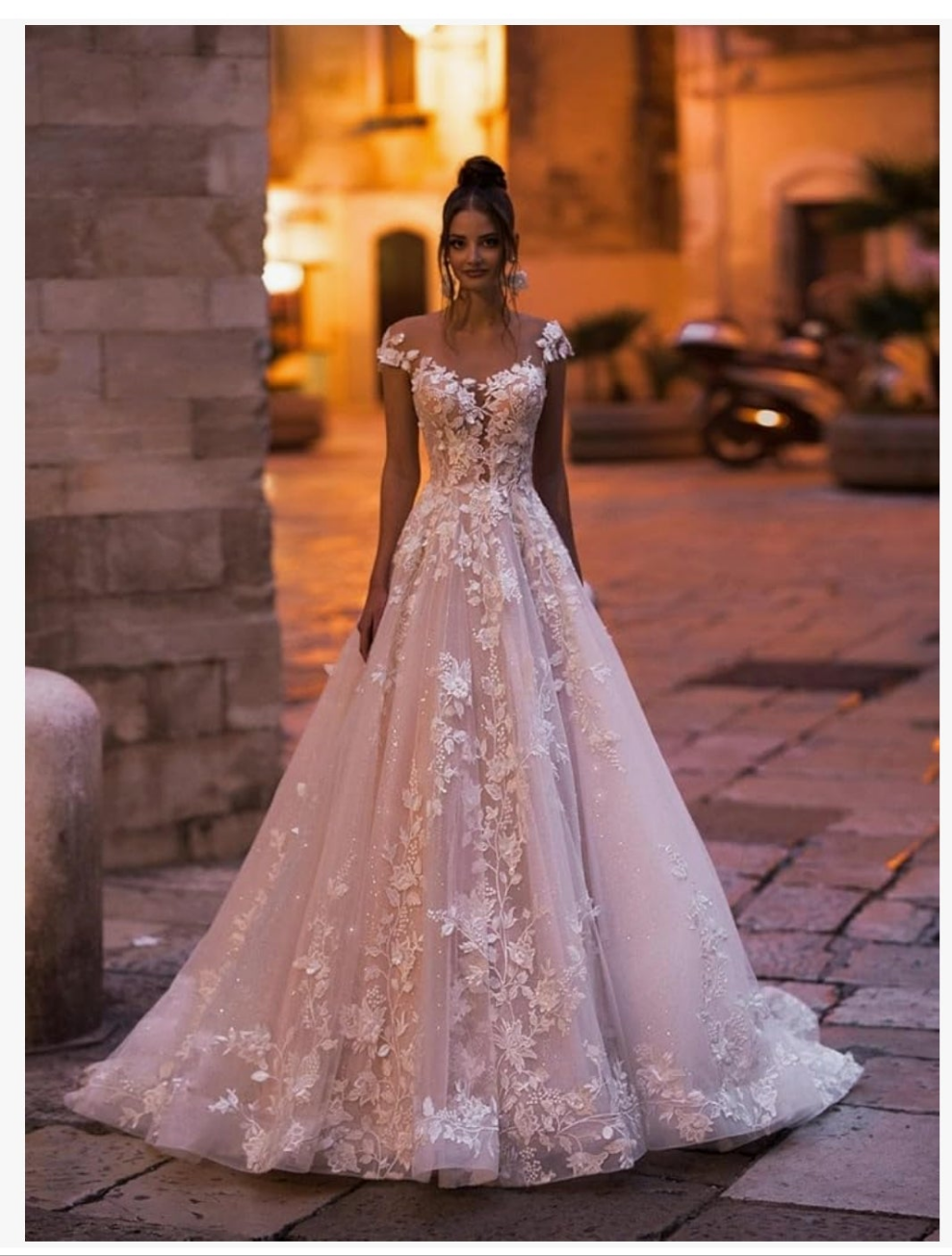 V Back Wedding Dress Sexy Elegant A-Line Glitter Lace Applique Floor Length Long Bridal Gown for Bride