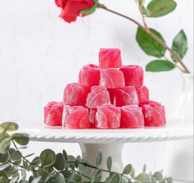Rose Turkish Delight Candy Lokum, Hand crafted Shaped Flower, Gift Box Tin, 16 pieces, Chateau de Mediterranean