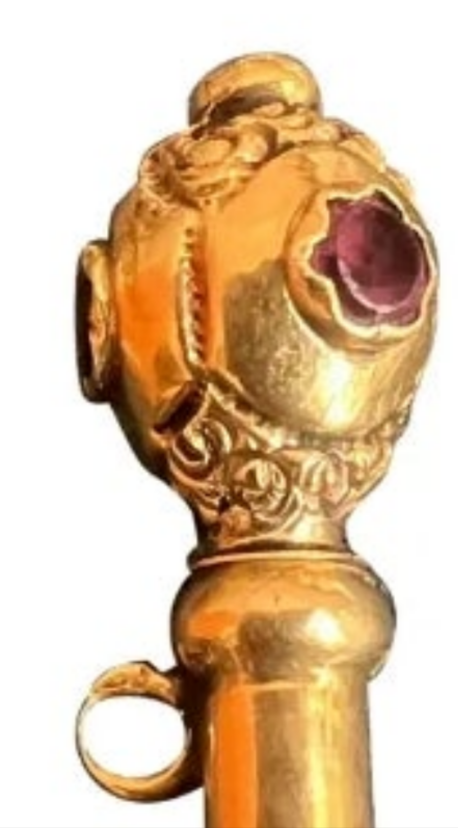 8k Gold French golden engraved pocket watch key that would look great even just as a pendant on a proper chain. It has delicate engravings on the top and three surrounded small ruby stones .