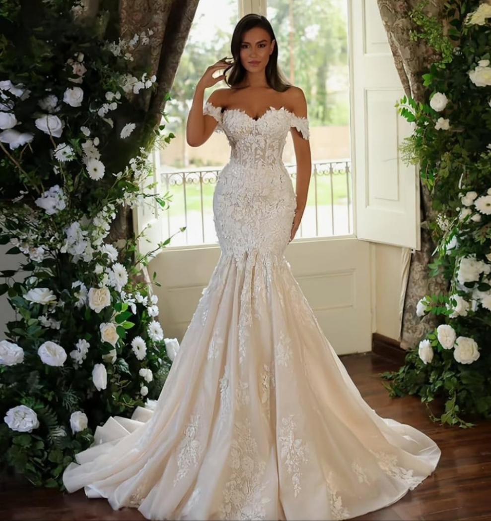 Off Shoulder Tulle Wedding Dresses Mermaid Lace Applique V-Neck Sparkly Bridal Gowns with Train for Brides Elegant dress