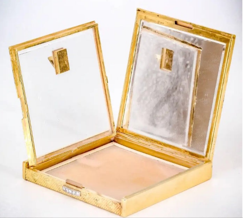18k Gold Diamond Boucheron Paris Marguerite Diamond and Gold Compact Case