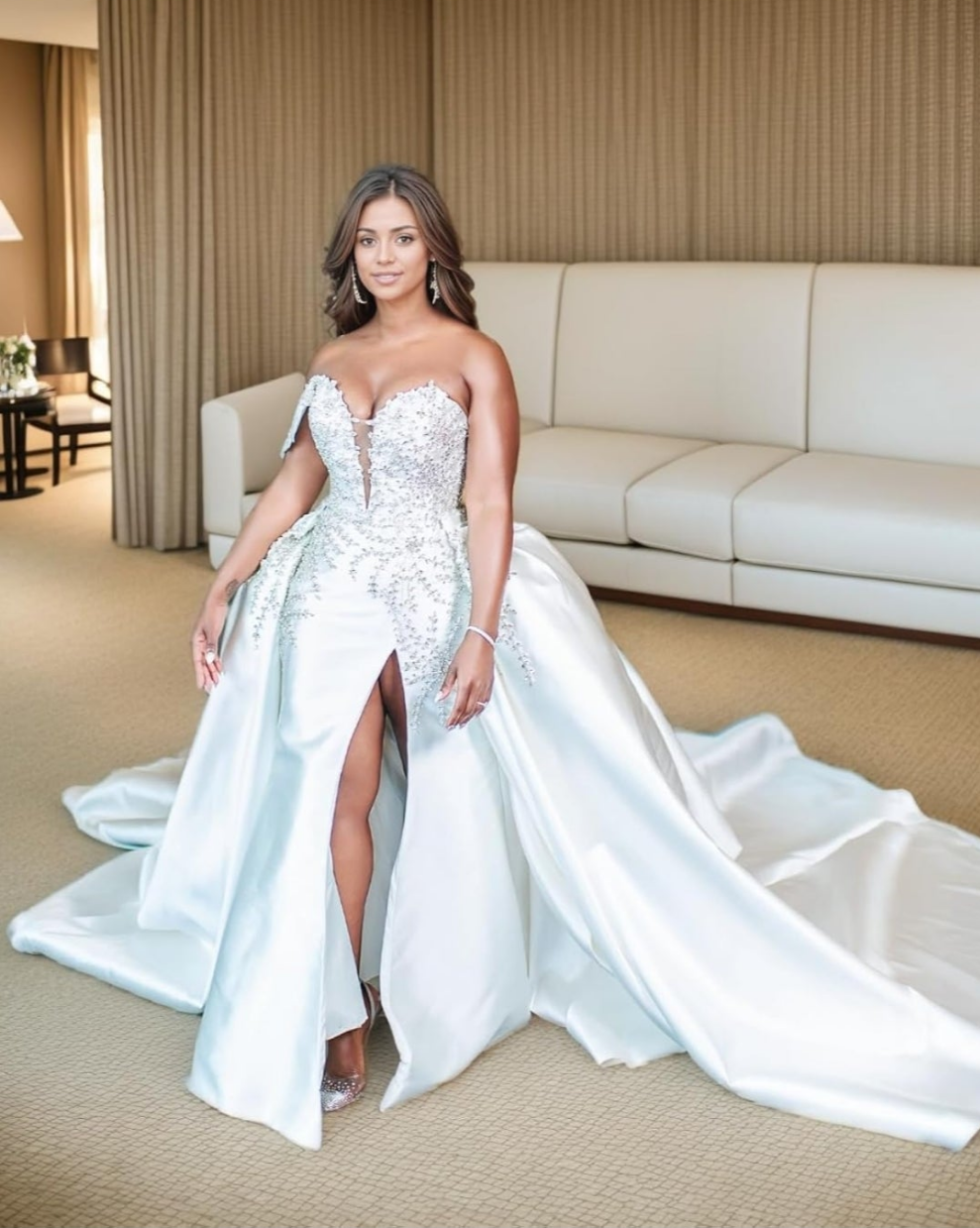 Off Shoulder Mermaid Satin Wedding Dresses Sleeveless Crystal Sparkle Applique Bridal Wedding Gowns with Slit