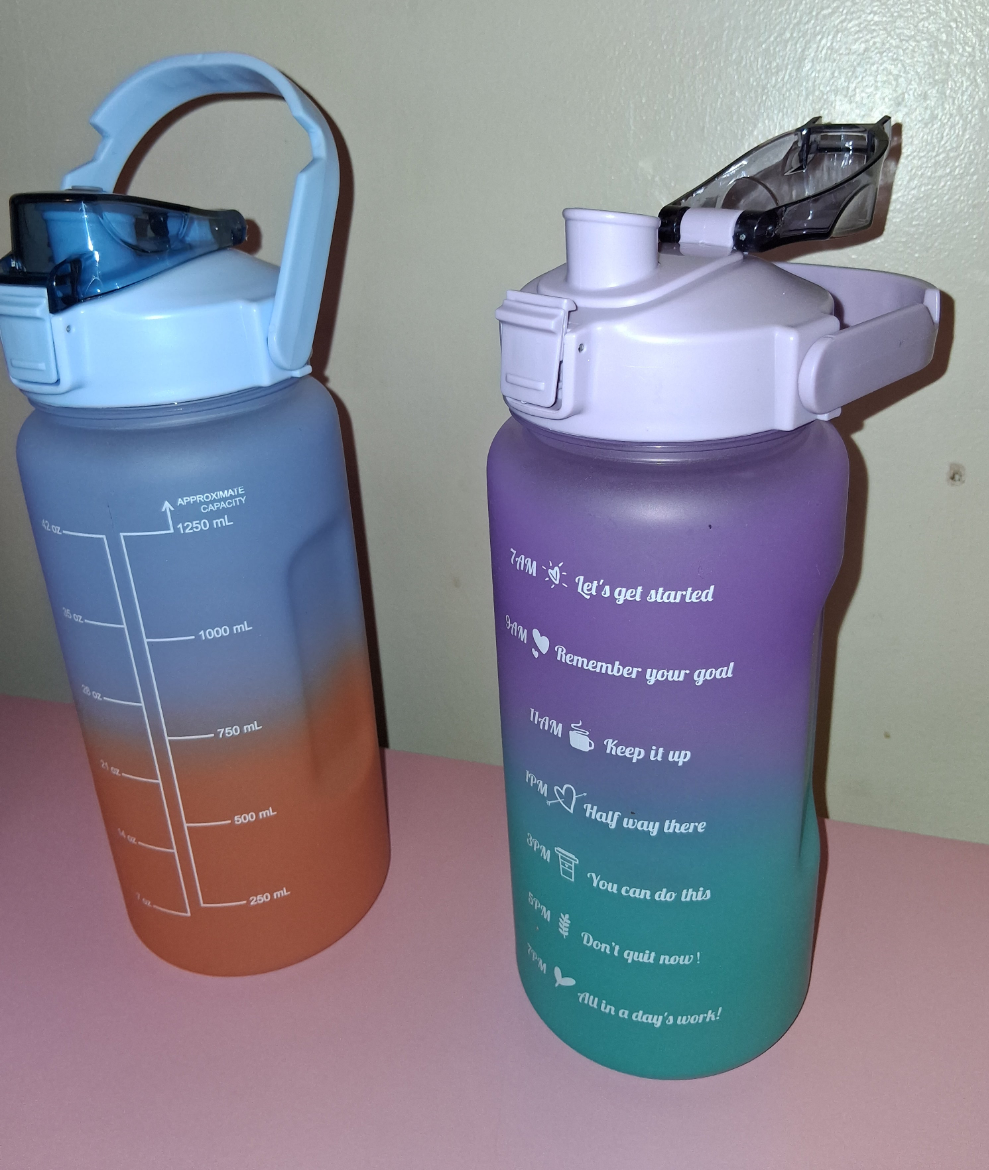 WATER BOTTLE 42OZ WITH MEASUREMENTS AND INSPIRATIONAL WORDS 10×4IN push open lip