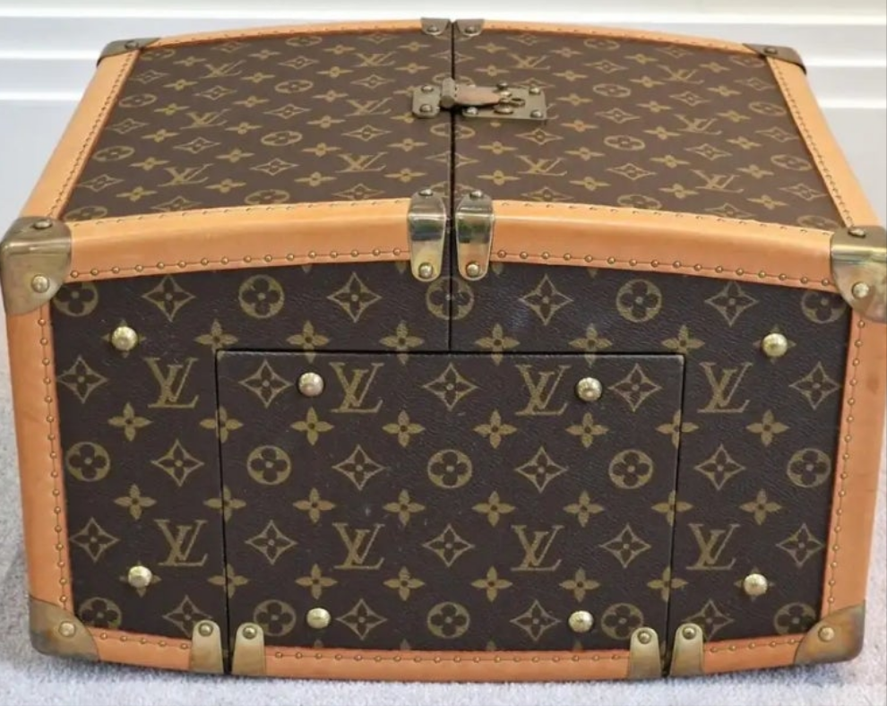 Rare Louis Vuitton Trunk Sharon Stone Case amfAR 1 Of "100 Legendary Trunks" One of the rarest LV trunks and one of the 100 Legendary Trunks as per the LV book. Comes with original papers.